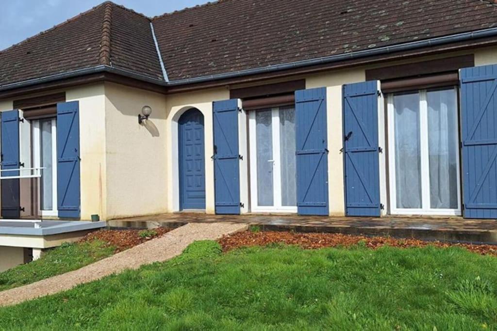 Charmante Maison De Ville Climatisee Avec Wifi Saint Yrieix la Perche Bagian luar foto